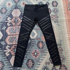 ALO Black Leggings with Glossy Geometric Stripes